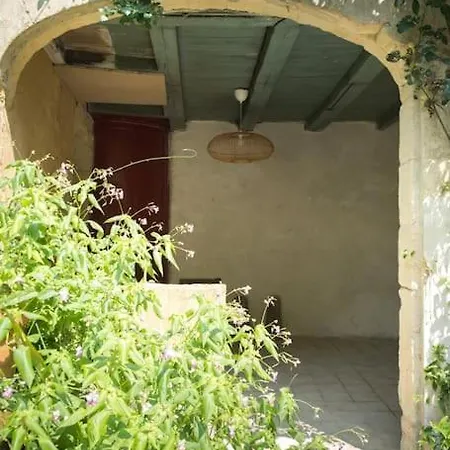 Appartement Avec Son Patio Dans Centre Historique De Bourg Exterior photo