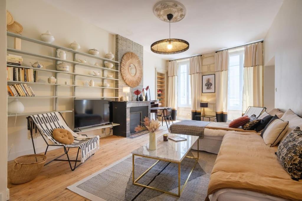 Apartment Avec Son Patio Dans Centre Historique De *