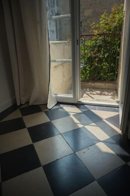 Avec Son Patio Dans Centre Historique De