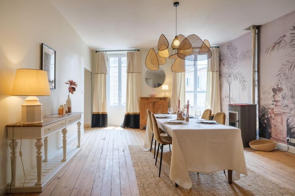 Apartment Avec Son Patio Dans Centre Historique De Bourg-sur-Gironde